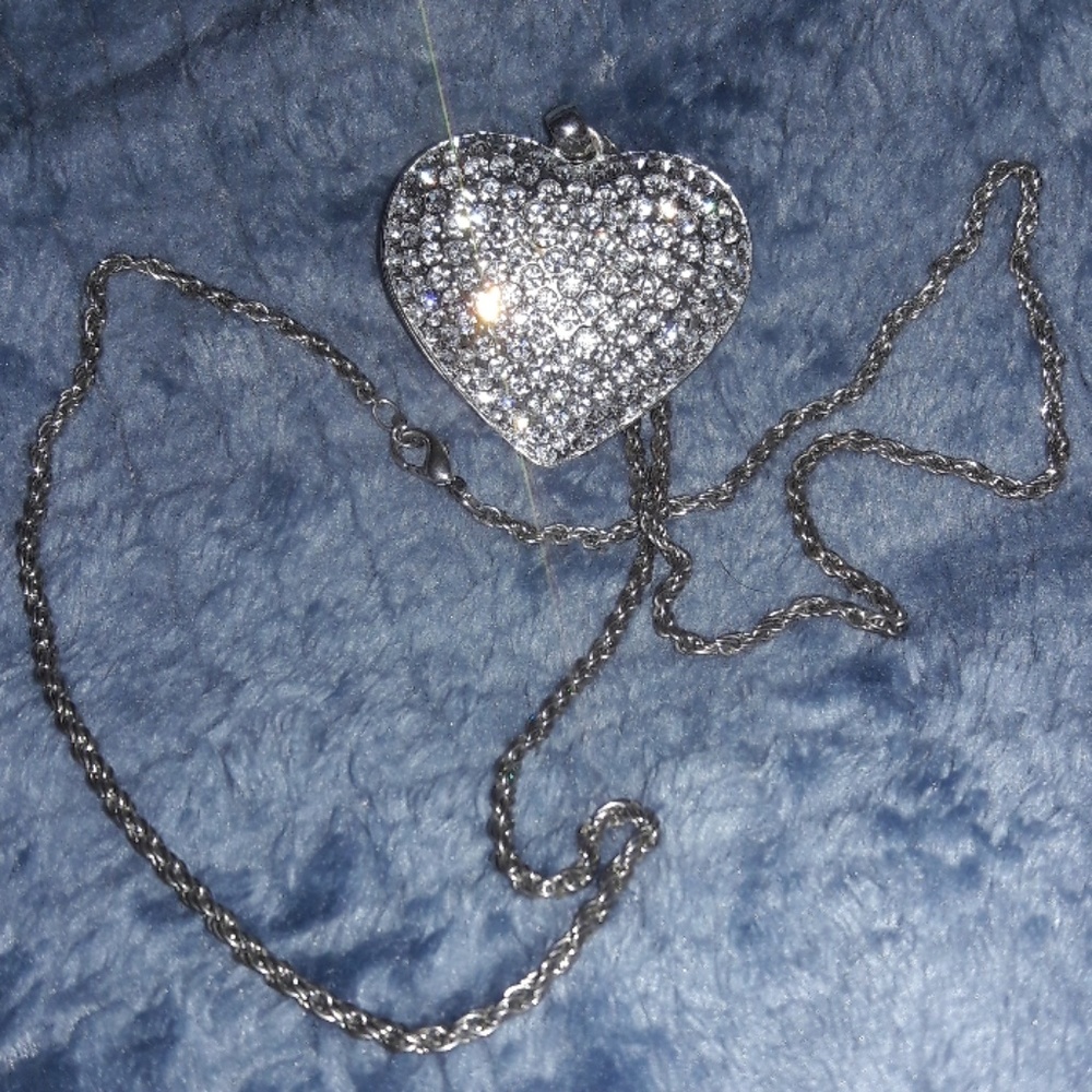 Sparkly stone heart necklace